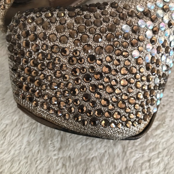 Heels - Picture 2 of 3